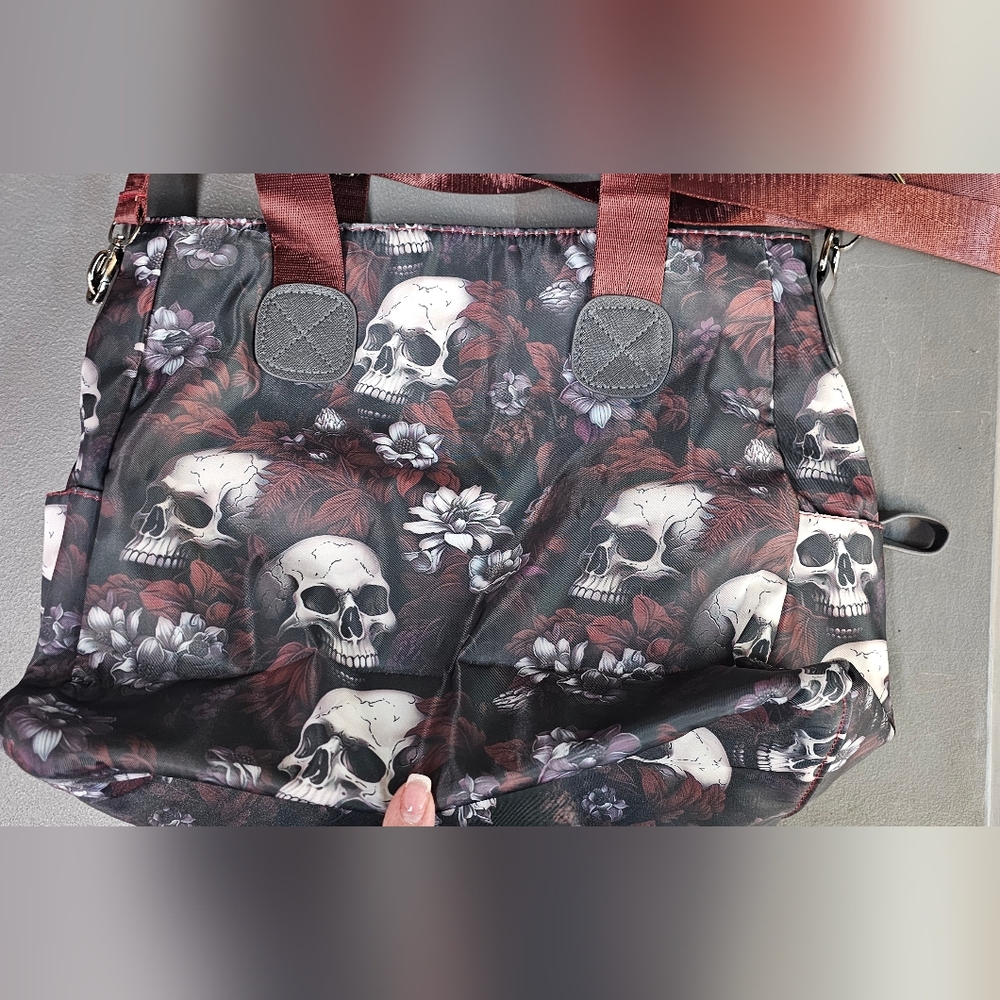 Skull Print Purse- Black and Red - Picture 3 of 6